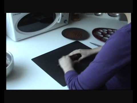 Bonbons de chocolat aux fruits secs.wmv