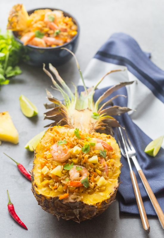 Riz frit à l'ananas et aux crevettes