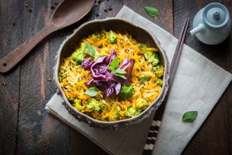 Nouilles de riz aux légumes sauce coco-curry