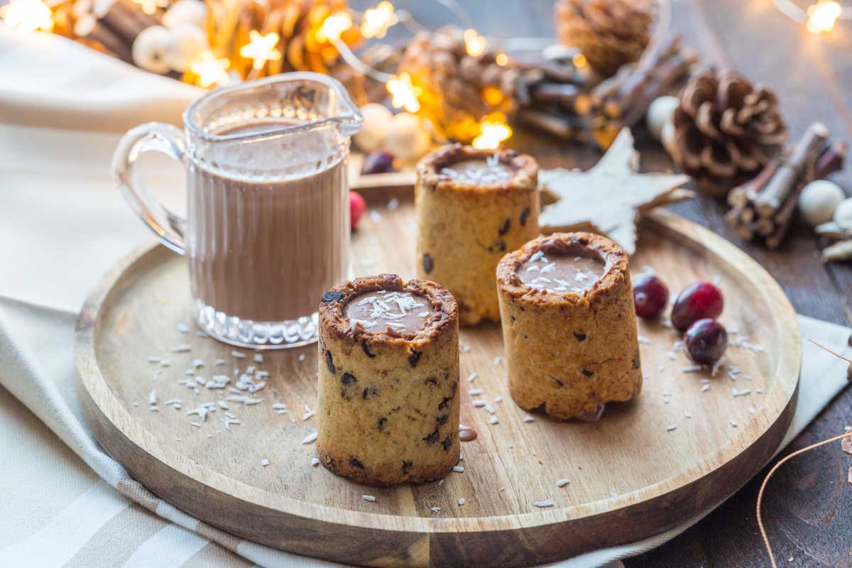 Cookie glass et smoothie au chocolat, banane et noix de coco