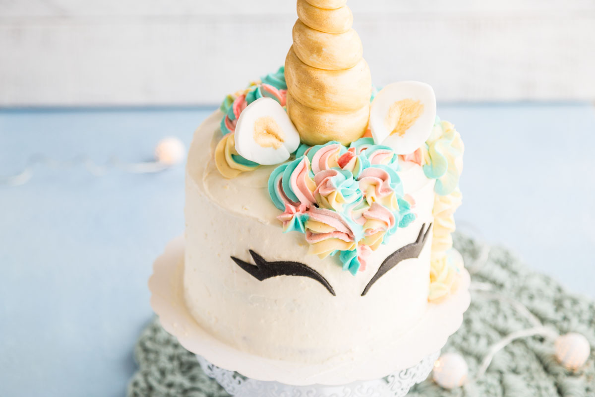 Rainbow cake licorne - Recette de gâteau
