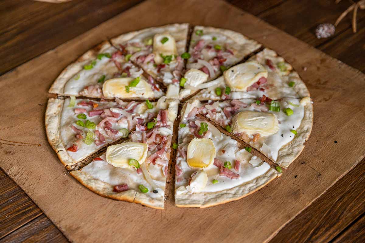 Recette de tarte flambée chèvre et miel