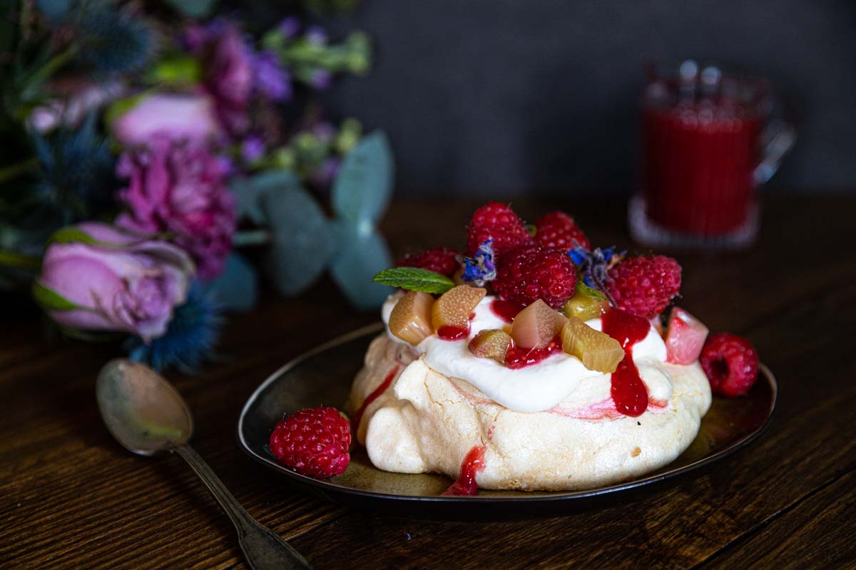 Recette de pavlova framboise et rhubarbe