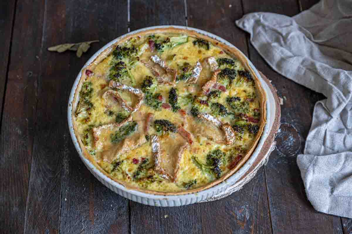 Recette de quiche aux lardons, brocolis et camembert