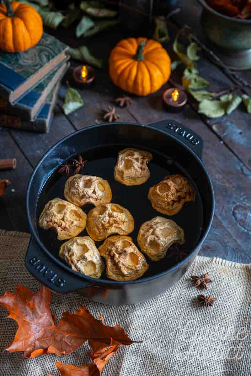 Jus de pomme chaud pour Halloween