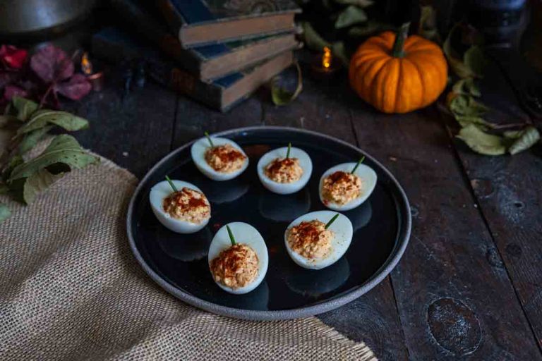 Recette d'oeufs mimosa façon citrouille pour Halloween