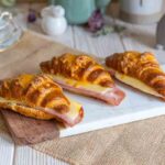 Recette de croissants salés jambon et fromage facile