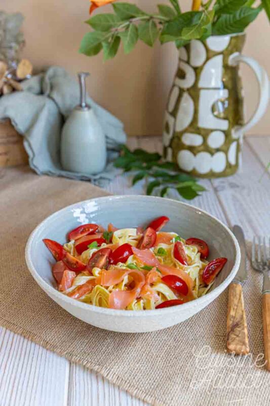 Pâtes au saumon et tomates cerises prêtes en 15 minutes!