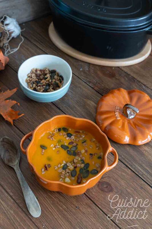 Soupe de courge et granula salé aux graines de courge