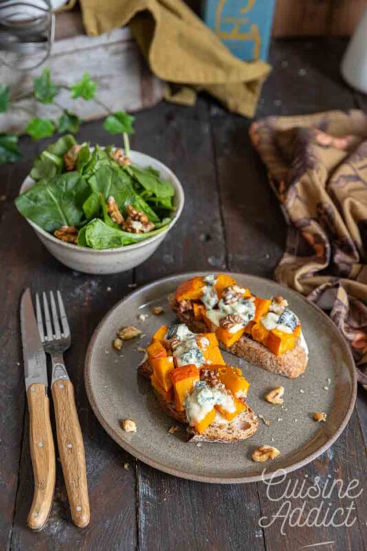 Tartines au potimarron, bleu et noix