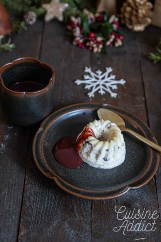 Nougat glacé et coulis de fruits rouges