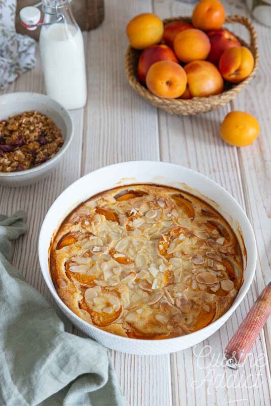 Une texture moelleuse et généreusement garnie d'abricots de saison.