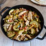 Fajitas de poulet aux courgettes, tomates et maïs