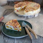 Quiche légère sans pâte aux courgettes tomates et parmesan
